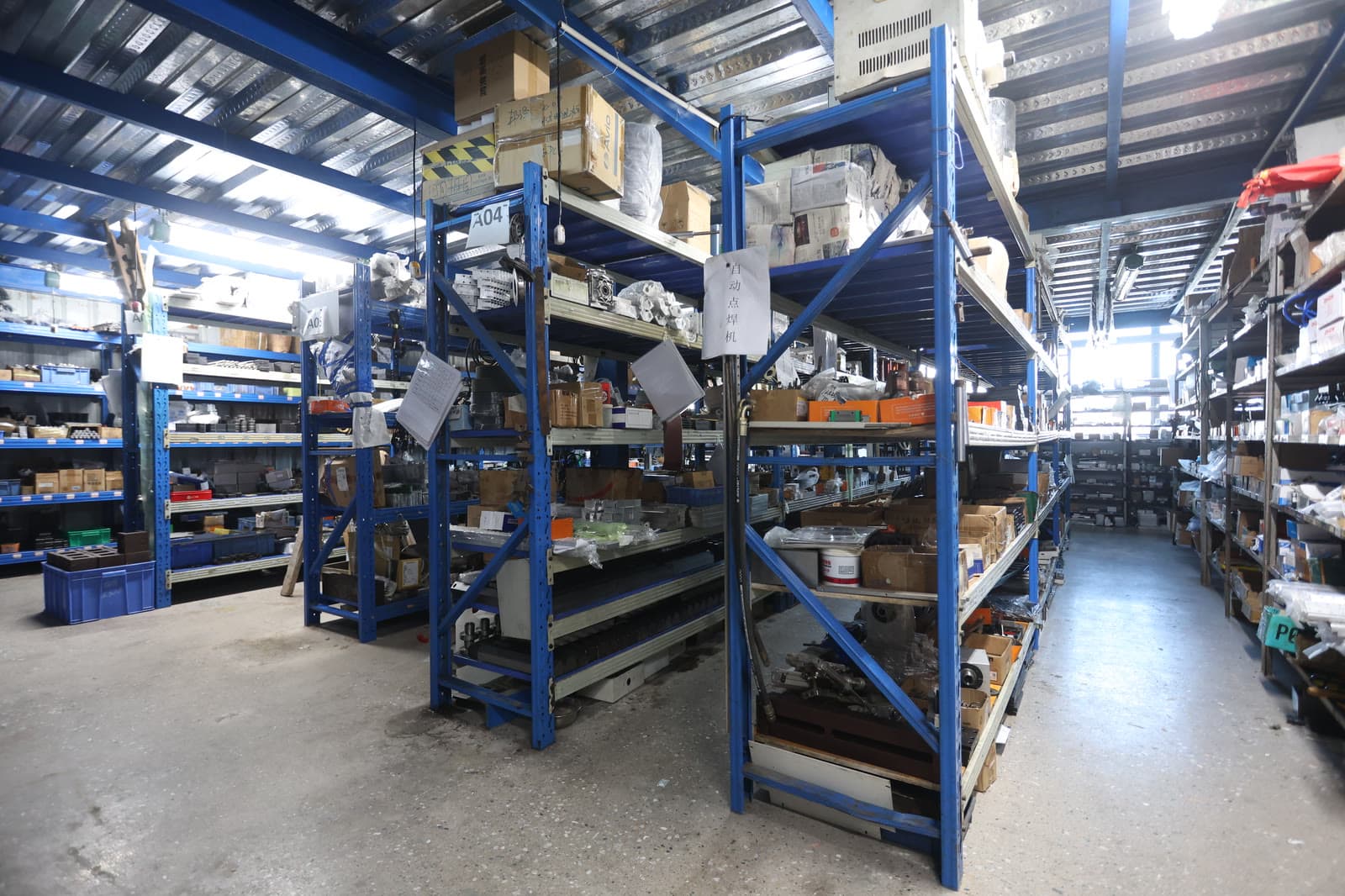 Shelving with components and wear parts